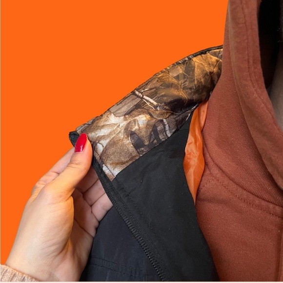 RealTree black big and orange jacket - Picture 2 of 8